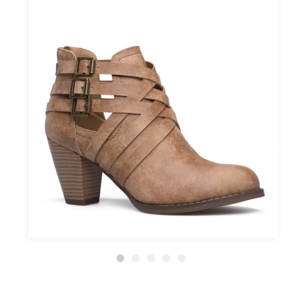 Shoe Dazzle Shoes - Shoe Dazzle Ismelda Bootie